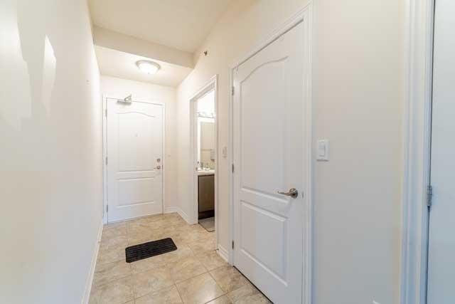 102 - 1419 Costigan Rd, Condo with 1 bedrooms, 1 bathrooms and 2 parking in Milton ON | Image 3