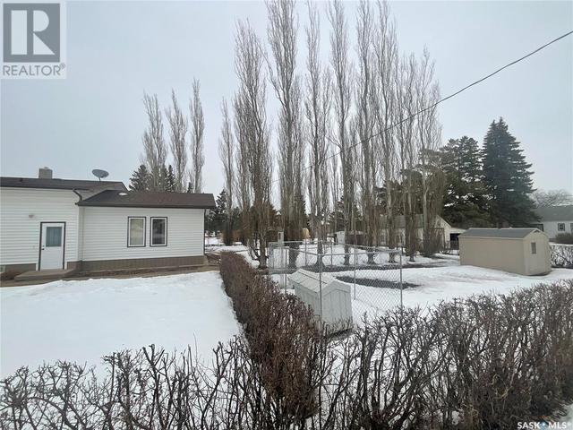 302 2nd Avenue E, House detached with 3 bedrooms, 2 bathrooms and null parking in Blaine Lake SK | Image 28