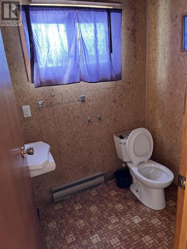 Cabin 10 - bath | Image 36