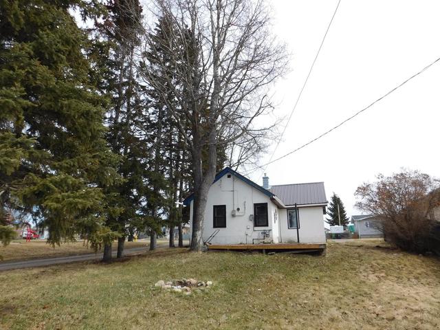 4516 47 Street, House detached with 2 bedrooms, 1 bathrooms and 2 parking in Rocky Mountain House AB | Image 8