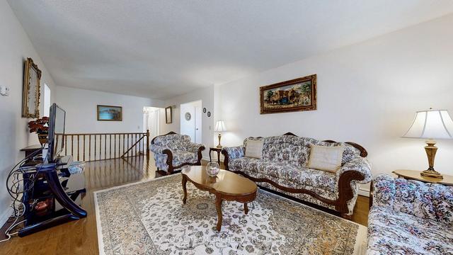 136 Fawcett Tr, House detached with 3 bedrooms, 2 bathrooms and 5 parking in Toronto ON | Image 23