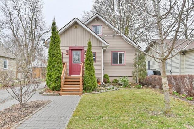 79 Pine St, House detached with 4 bedrooms, 1 bathrooms and 4 parking in Belleville ON | Image 1