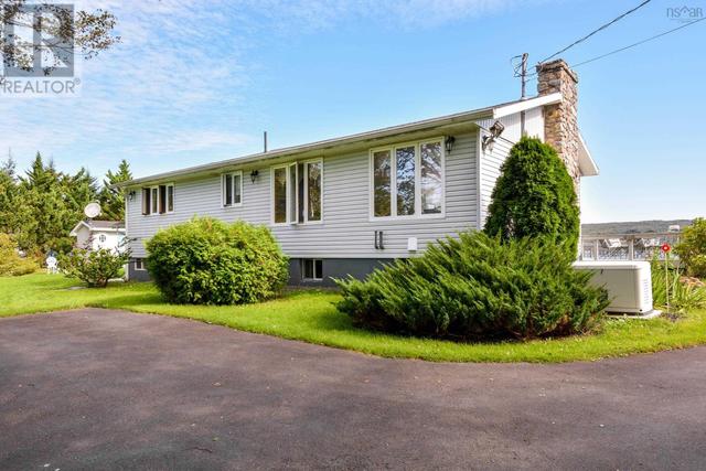 85 Pleasant Point Road, House detached with 3 bedrooms, 2 bathrooms and null parking in Cape Breton NS | Image 3