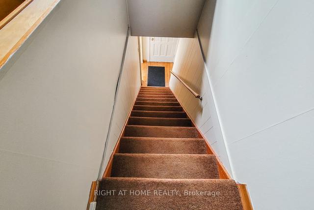 98 Royal Ave, House detached with 3 bedrooms, 1 bathrooms and 5 parking in Hamilton ON | Image 28