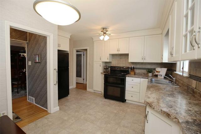 12 Duncan Dr, House detached with 3 bedrooms, 2 bathrooms and 4 parking in St. Catharines ON | Image 5