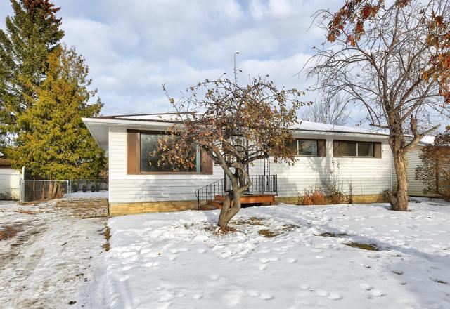 9514 99 Avenue, House detached with 3 bedrooms, 2 bathrooms and 4 parking in Greenview No. 16 AB | Image 2