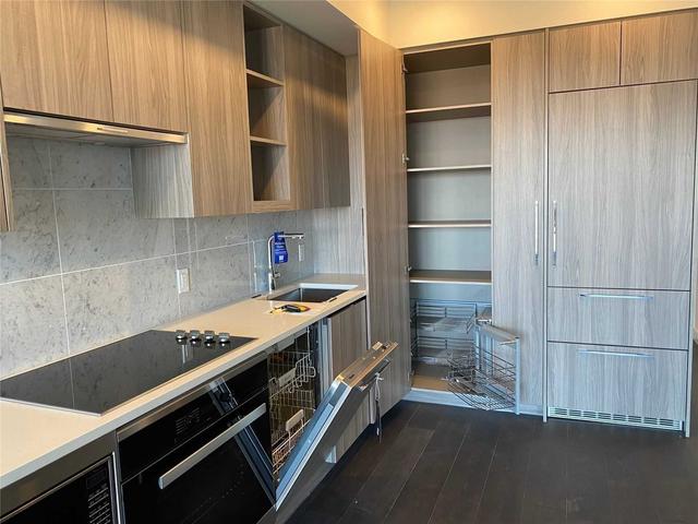 3707 - 95 Mcmahon Dr, Condo with 3 bedrooms, 2 bathrooms and 1 parking in Toronto ON | Image 6