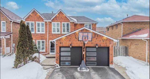 (bsmt) - 4 Parade Sq, House detached with 3 bedrooms, 1 bathrooms and 0 parking in Toronto ON | Card Image