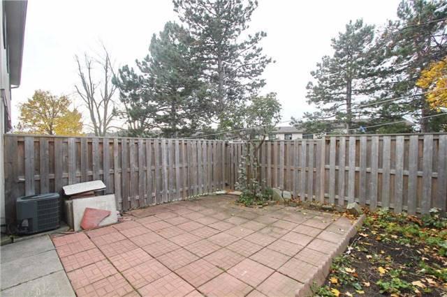 82 Guildford Cres, Townhouse with 3 bedrooms, 2 bathrooms and 1 parking in Brampton ON | Image 18