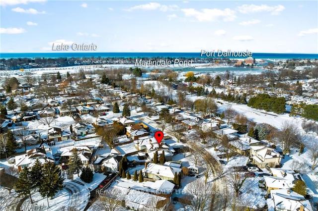 49 Royal Oak Dr, House detached with 3 bedrooms, 3 bathrooms and 6 parking in St. Catharines ON | Image 28