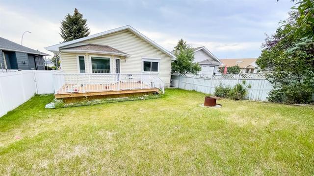 3646 Douglas Woods Heights Se, Home with 3 bedrooms, 3 bathrooms and null parking in Calgary AB | Image 23