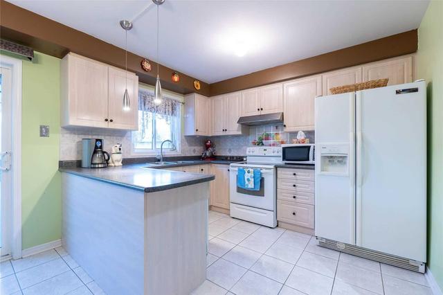 77 Native Landing, House semidetached with 4 bedrooms, 3 bathrooms and 4 parking in Brampton ON | Image 6