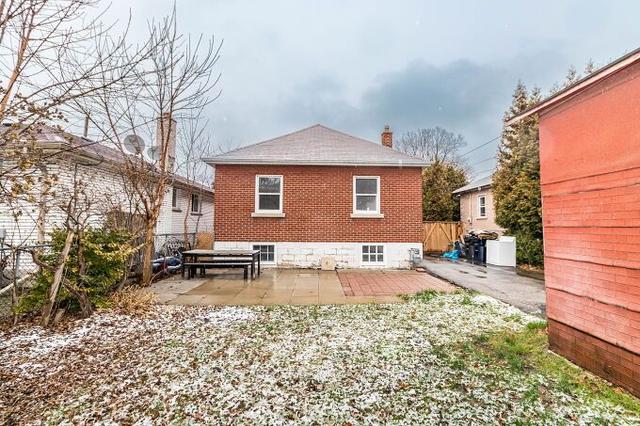 18 Wesley St, House detached with 2 bedrooms, 2 bathrooms and 3 parking in Toronto ON | Image 35