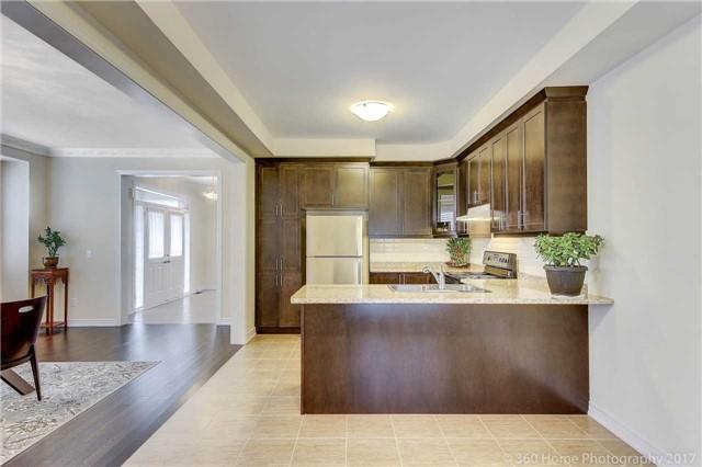 1 Gordon Landon Dr, House detached with 4 bedrooms, 3 bathrooms and 3 parking in Markham ON | Image 9