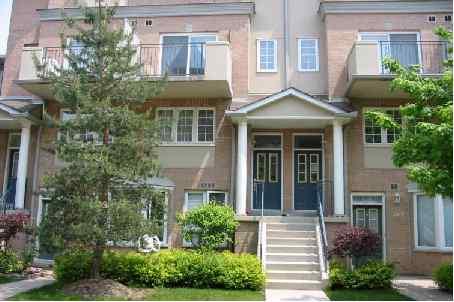 512 Grandview Way, Townhouse with 2 bedrooms, 2 bathrooms and 1 parking in Toronto ON | Image 1