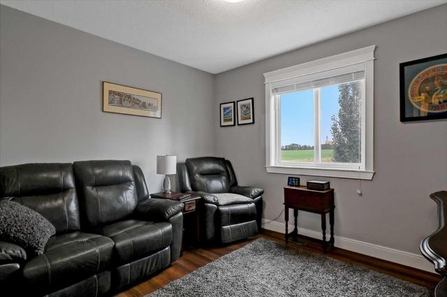 10212 93 Avenue, House detached with 5 bedrooms, 3 bathrooms and 6 parking in Sexsmith AB | Image 23