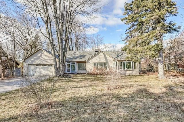 70 Dunstall Cres, House detached with 2 bedrooms, 2 bathrooms and 6 parking in Toronto ON | Image 12