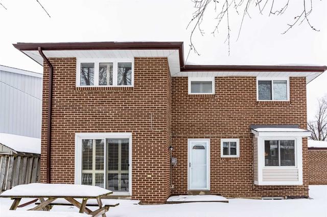 16 Silver Spruce Dr, House detached with 5 bedrooms, 4 bathrooms and 4 parking in Toronto ON | Image 5