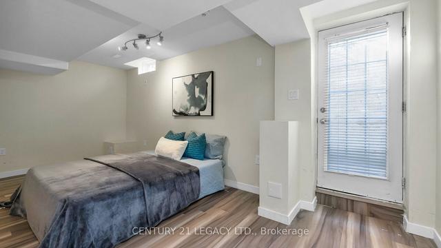 1686 Samuelson Circ, House semidetached with 3 bedrooms, 3 bathrooms and 4 parking in Mississauga ON | Image 26