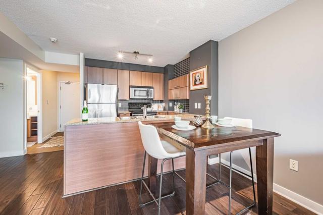 308 - 11 Brunel Crt, Condo with 1 bedrooms, 1 bathrooms and 1 parking in Toronto ON | Image 4