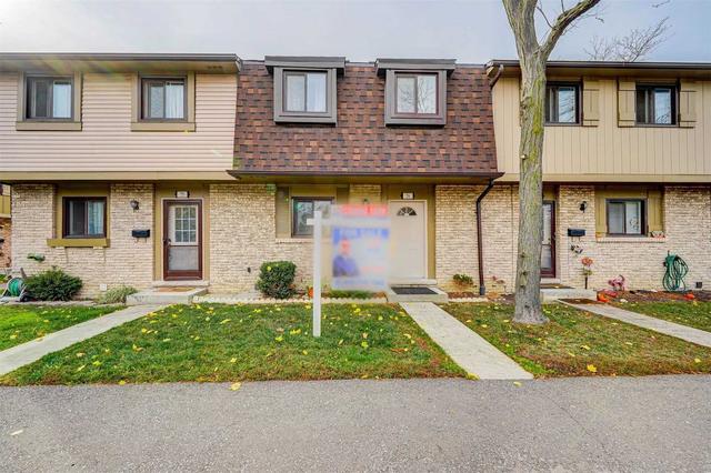 76 - 105 Hansen Rd, Townhouse with 3 bedrooms, 2 bathrooms and 1 parking in Brampton ON | Image 1
