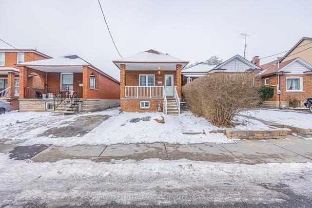 228 Robina Ave, House detached with 3 bedrooms, 2 bathrooms and 5 parking in Toronto ON | Image 22