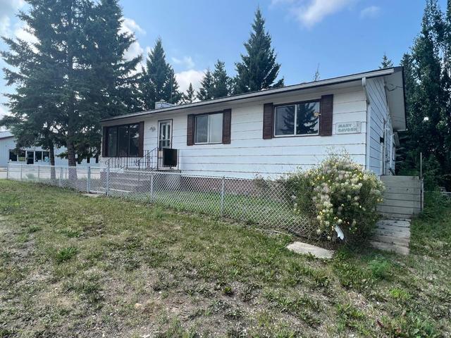 302 Main Street, House detached with 2 bedrooms, 1 bathrooms and 2 parking in Paradise Hill SK | Image 1