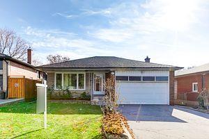 67 Blue Springs Rd, Toronto, ON, M6L2T6 | Card Image