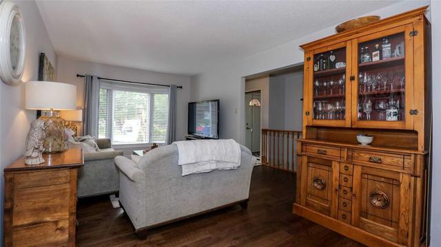 26 Irwin Dr, House detached with 3 bedrooms, 3 bathrooms and 6 parking in Barrie ON | Image 5