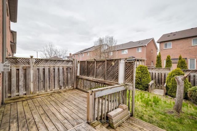 12 Cedarcrest Cres, House attached with 3 bedrooms, 3 bathrooms and 3 parking in Richmond Hill ON | Image 29