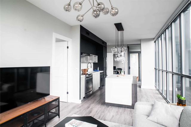 2108 - 110 Charles St E, Condo with 2 bedrooms, 2 bathrooms and 1 parking in Toronto ON | Image 15