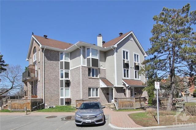 10 - 3 Stonebank Crescent, House attached with 1 bedrooms, 1 bathrooms and 1 parking in Ottawa ON | Image 2