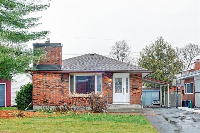 1893 Lauder Drive, House detached with 3 bedrooms, 2 bathrooms and 4 parking in Ottawa ON | Image 1