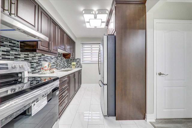 15 Pomeroy St, House semidetached with 3 bedrooms, 3 bathrooms and 5 parking in Toronto ON | Image 33