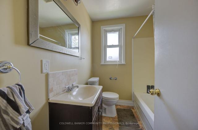 17 West 3rd St, House detached with 4 bedrooms, 2 bathrooms and 3 parking in Hamilton ON | Image 31
