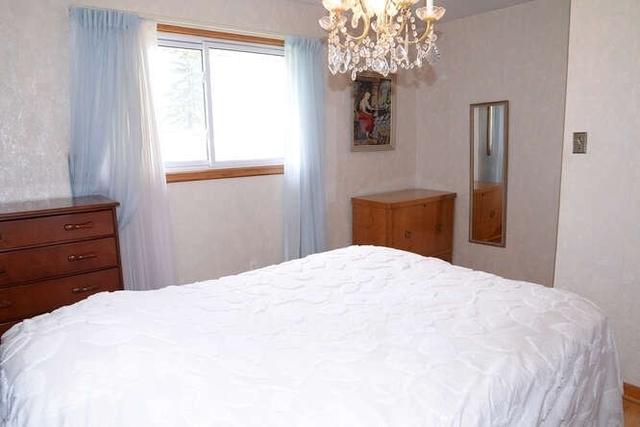 1166 Milburn St, House detached with 3 bedrooms, 1 bathrooms and 2 parking in Peterborough ON | Image 11