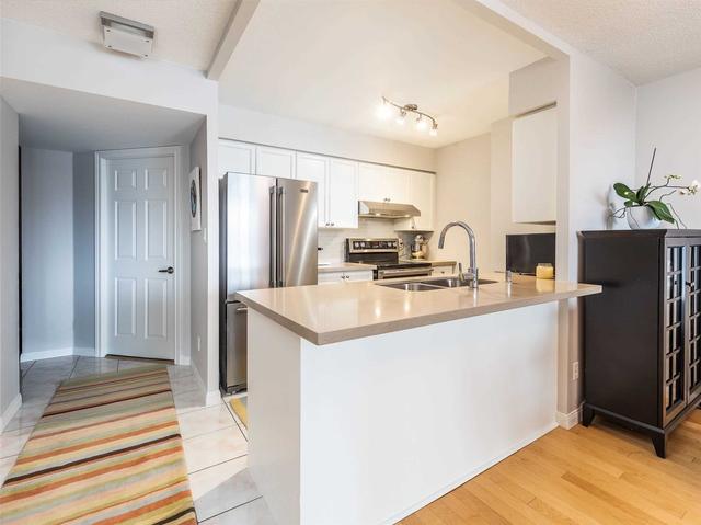 703 - 260 Merton St, Condo with 1 bedrooms, 1 bathrooms and 1 parking in Toronto ON | Image 2