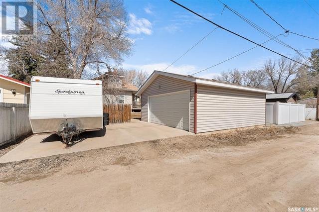 645 Hochelaga Street W, House detached with 3 bedrooms, 3 bathrooms and null parking in Moose Jaw SK | Image 41