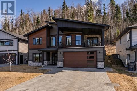 2818 Links Drive, House detached with 4 bedrooms, 3 bathrooms and null parking in Prince George BC | Card Image