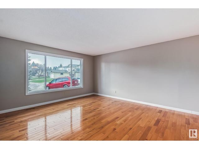 11132 22a Av Nw, House detached with 3 bedrooms, 4 bathrooms and null parking in Edmonton AB | Image 2