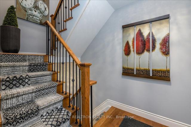 11 White Oaks Rd, Townhouse with 2 bedrooms, 3 bathrooms and 2 parking in Barrie ON | Image 6
