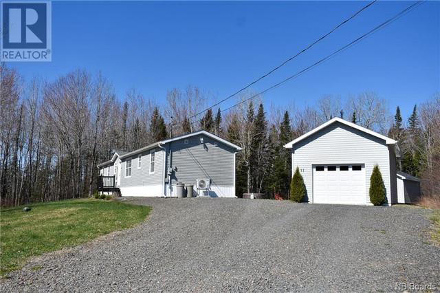 11 Timberland Drive, House detached with 3 bedrooms, 1 bathrooms and null parking in Lincoln NB | Image 1