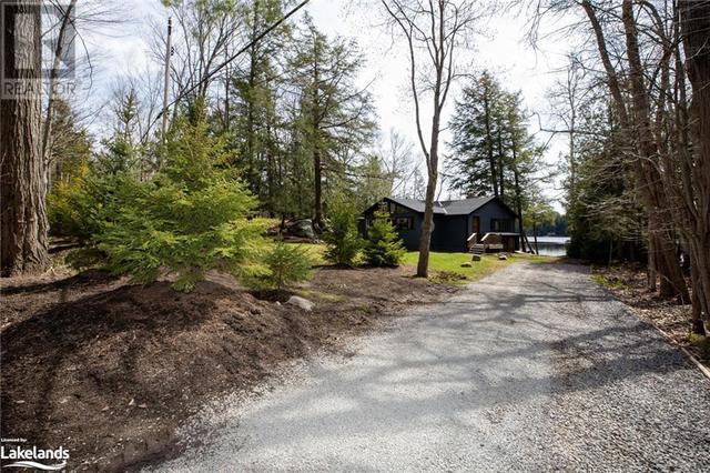 1050 Fair Lee Park Road, House detached with 3 bedrooms, 2 bathrooms and 3 parking in Muskoka Lakes ON | Image 3
