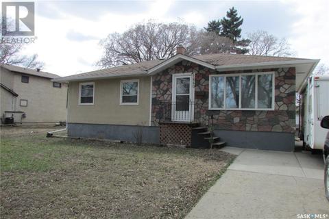 1440 Edward Street, House detached with 3 bedrooms, 1 bathrooms and null parking in Regina SK | Card Image