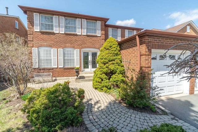 10 Nottingham Cres, House detached with 4 bedrooms, 4 bathrooms and 4 parking in Brampton ON | Card Image