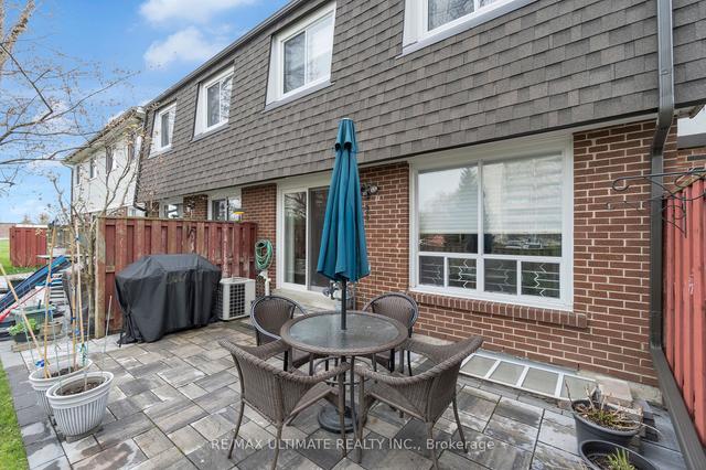 32 - 32 Farm Green Way, Townhouse with 3 bedrooms, 3 bathrooms and 2 parking in Toronto ON | Image 31