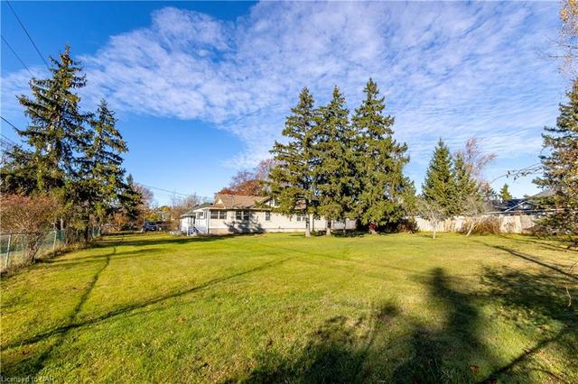 3040 Thunder Bay Road, House detached with 3 bedrooms, 1 bathrooms and 1 parking in Fort Erie ON | Image 6