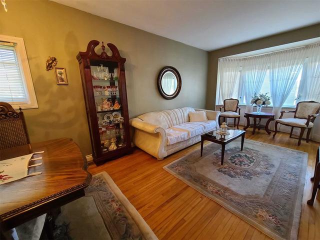 1138 Greenwood Ave, House detached with 2 bedrooms, 2 bathrooms and 3 parking in Toronto ON | Image 5