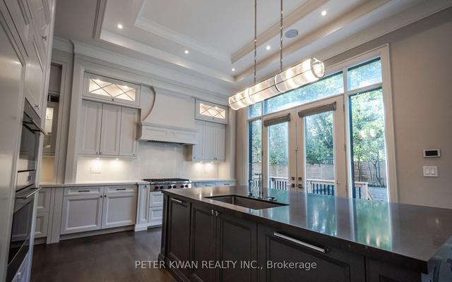 27 Whittaker Cres, House detached with 5 bedrooms, 8 bathrooms and 6 parking in Toronto ON | Image 35