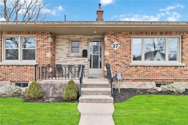 37 High St, House detached with 3 bedrooms, 2 bathrooms and 5 parking in Brantford ON | Image 12